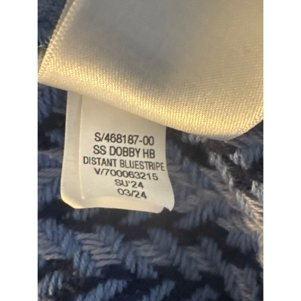 Gap Mens Textured Woven Shirt Size Large Blue Vertical Stripe Camp Shirt Summer - Picture 9 of 9
